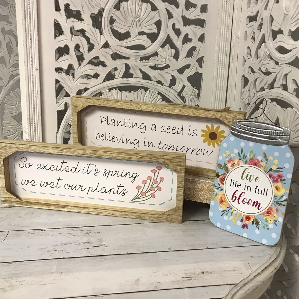 Wooden Farmhouse Rustic Style Home Decor Signs, Set of 3, Floral Theme